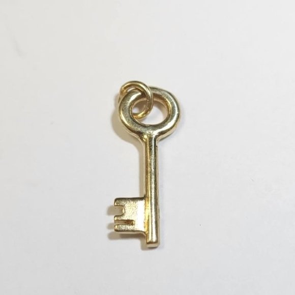 Genuine 14K Yellow Gold 0.74G Key Pendant - Picture 2 of 4